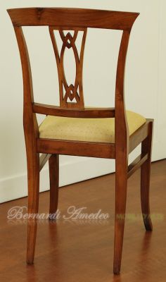 Sedia in noce per tavolo da pranzo stile classico con seduta imbottita